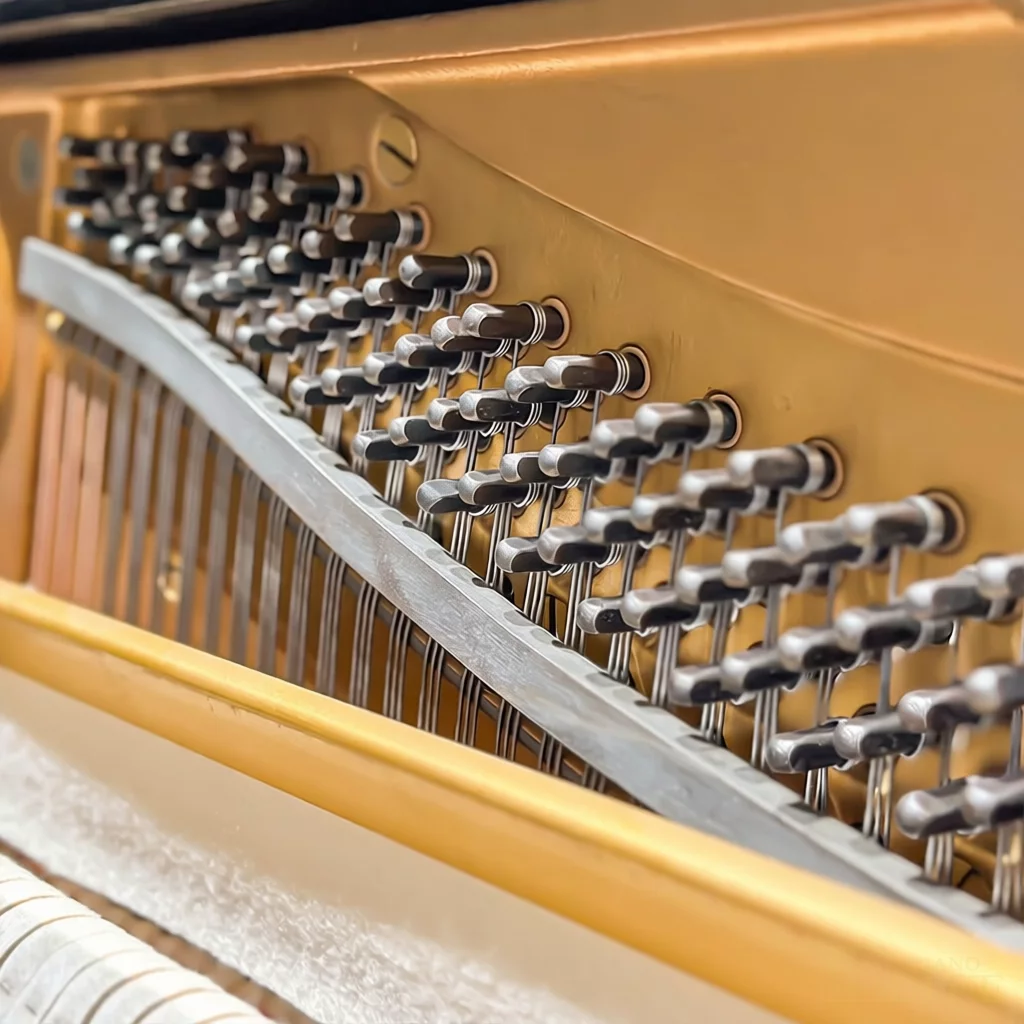 Yamaha U3E - Chốt lên dây đàn piano Yamaha U3E