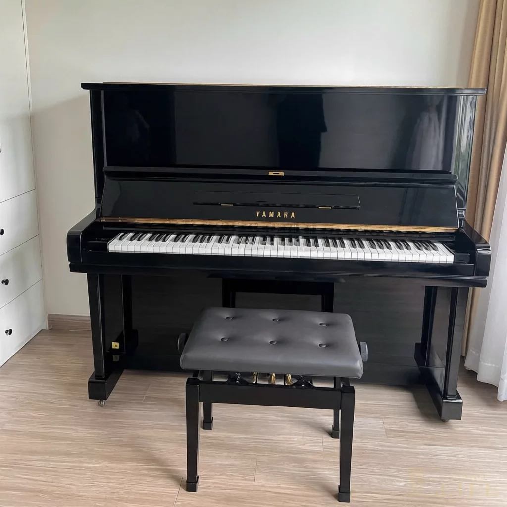 Yamaha U3E - Góc chính diện của đàn Yamaha U3E