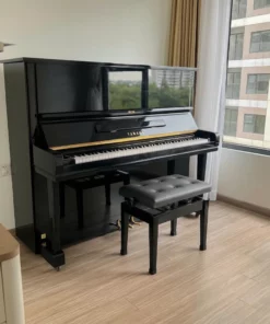 Yamaha U3E - Mặt bên đàn Yamaha U3E