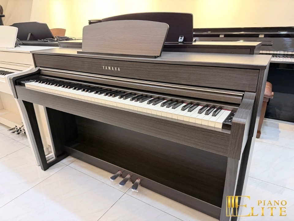 YAMAHA CLP-635 DW