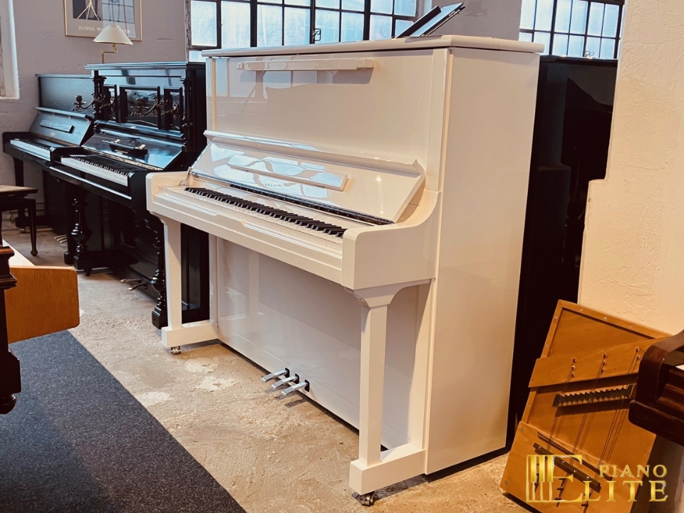 FEURICH 133 Concert (White Polished)
