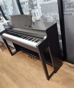 YAMAHA CLP-545 R