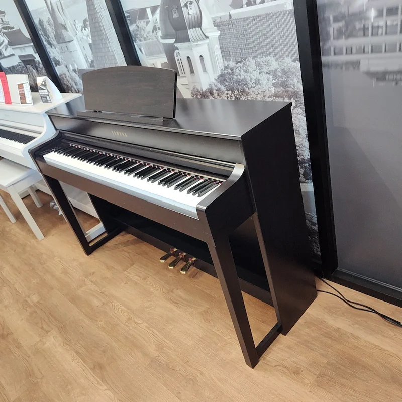 Đàn piano Yamaha YAMAHA CLP-545 R – Chi tiết bàn phím
