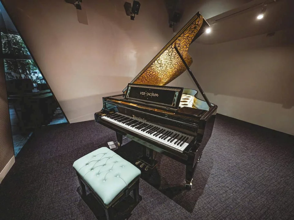 Bösendorfer Secession - Nah Music