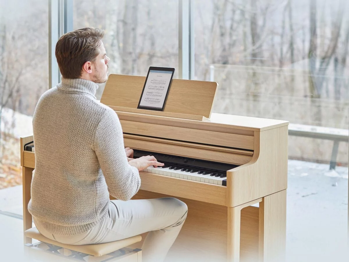 Review ROLAND HP-704 LO (New) – Hình ảnh thực tế tại showroom Nah Music