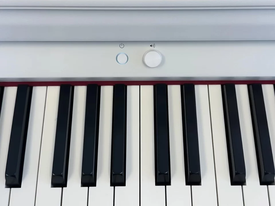 ROLAND HP-704 WH (New)