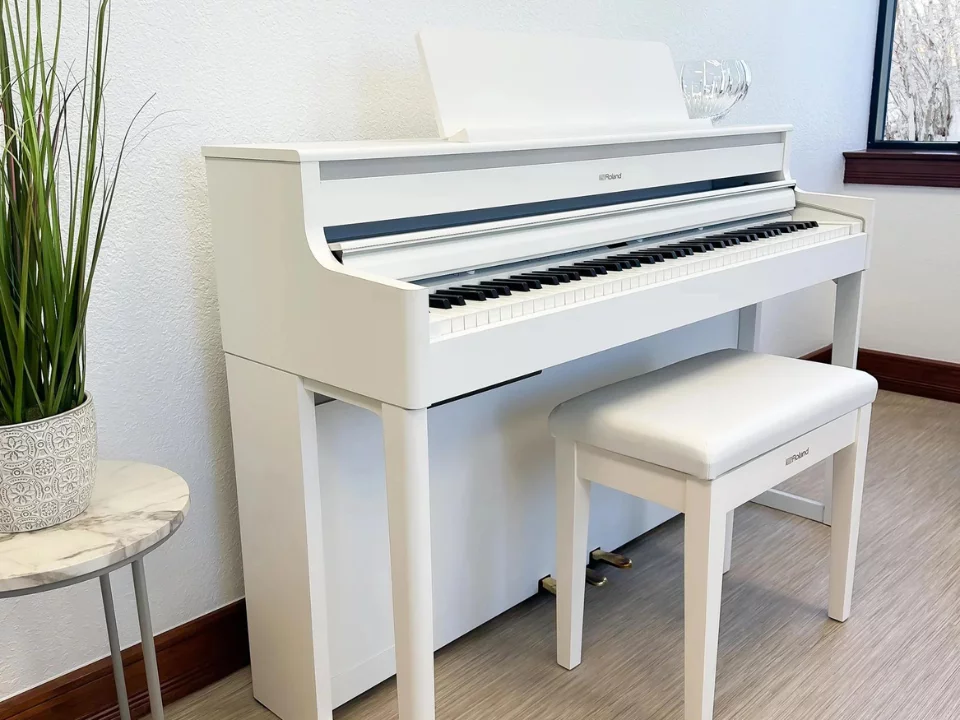 ROLAND HP-704 WH (New) - Đàn Piano Roland tại Nah Music