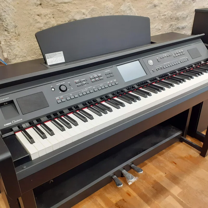 Đàn piano Yamaha YAMAHA CVP-605 B – Chi tiết bàn phím