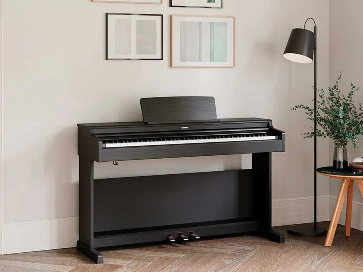 YAMAHA YDP-165 B