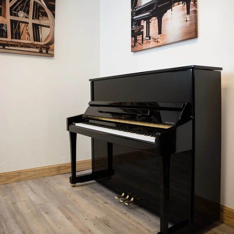 Review MHA-123U - Artist Series – Hình ảnh thực tế tại showroom Nah Music