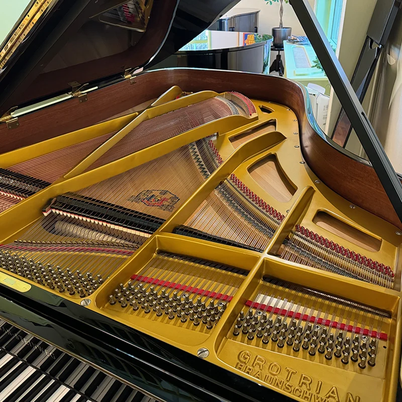 Grotrian G-192 trưng bày tại showroom Nah Music
