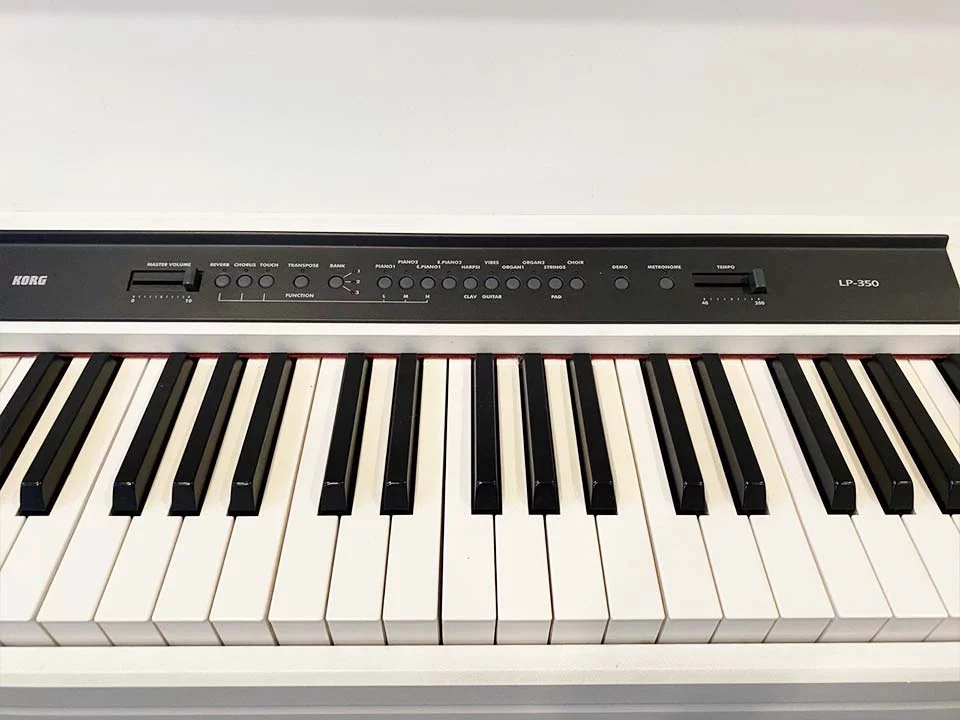 KORG LP-350 WH - Nah Music