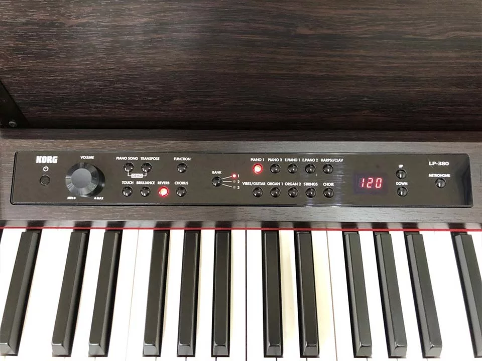 Review KORG LP-380U RW – Hình ảnh thực tế tại showroom Nah Music