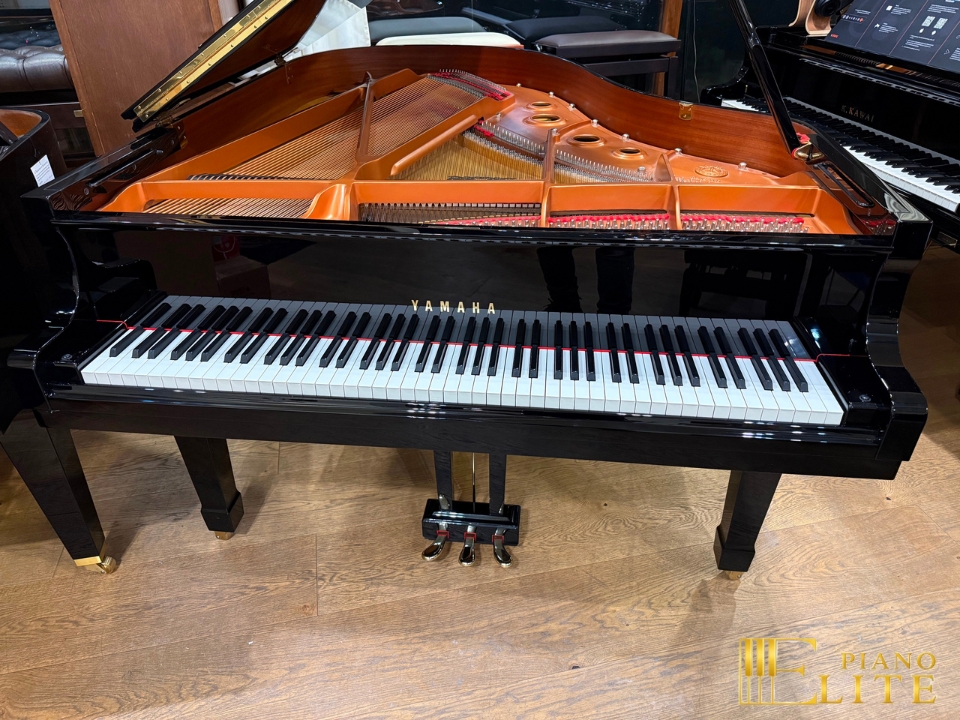 Đàn piano Yamaha YAMAHA C3L – Chi tiết bàn phím