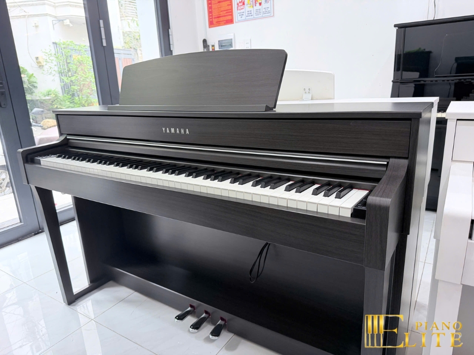 YAMAHA CLP-645 DW – Toàn cảnh thiết kế tại Nah Music