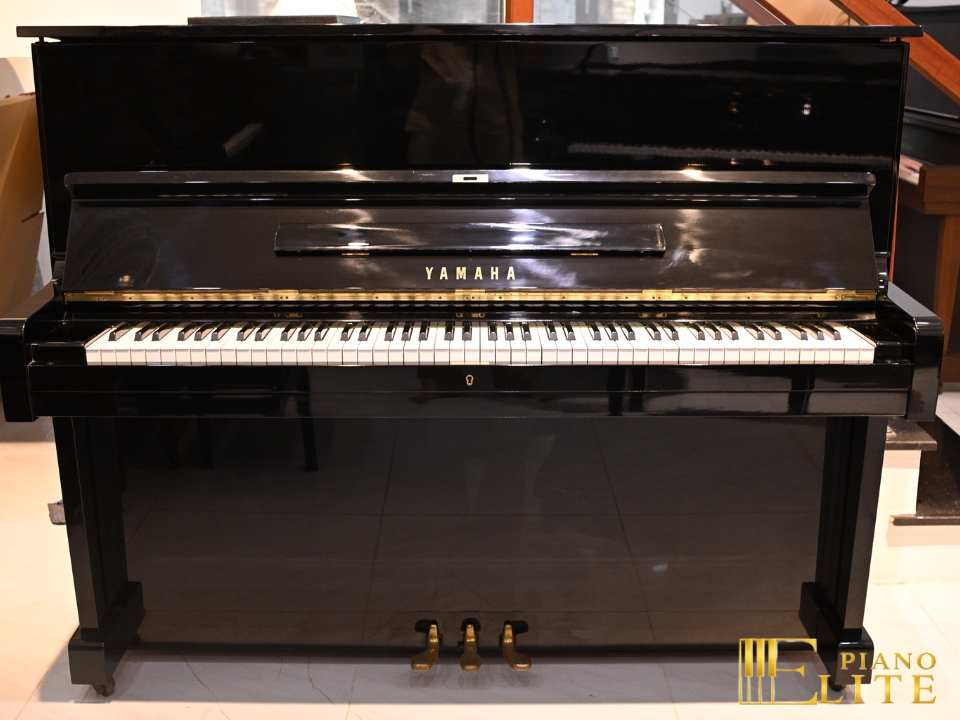 YAMAHA U1E