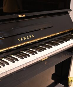 YAMAHA U1E