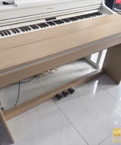 ROLAND F701 LA (USED)