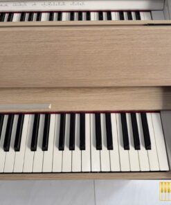 ROLAND F701 LA (USED)