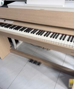 ROLAND F701 LA (USED)