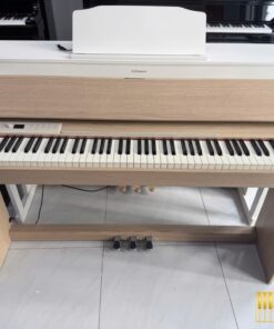 ROLAND F701 LA (USED)