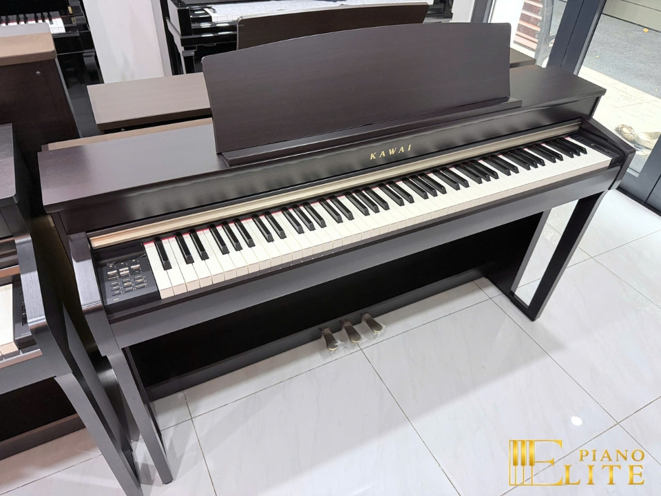 KAWAI CN37 R