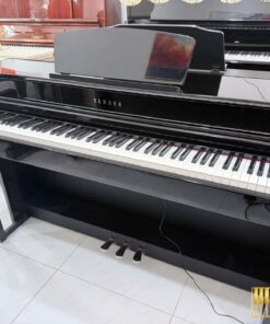 YAMAHA CLP-635 PE