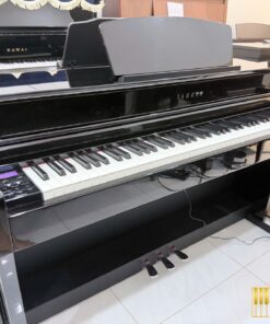 YAMAHA CLP-635 PE