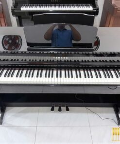 YAMAHA CLP-635 PE