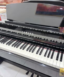 YAMAHA CLP-635 PE