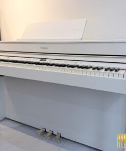 ROLAND HP-702 WH (USED)