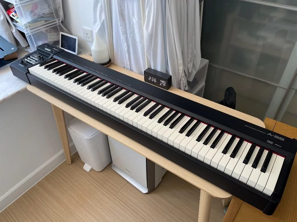 ROLAND A-88MKII Midi Keyboard Controller
