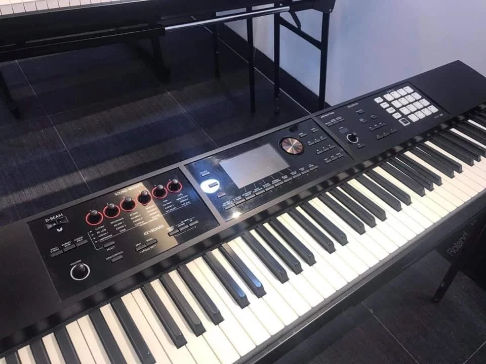 Đàn piano Roland ROLAND FA-08 – Chi tiết bàn phím