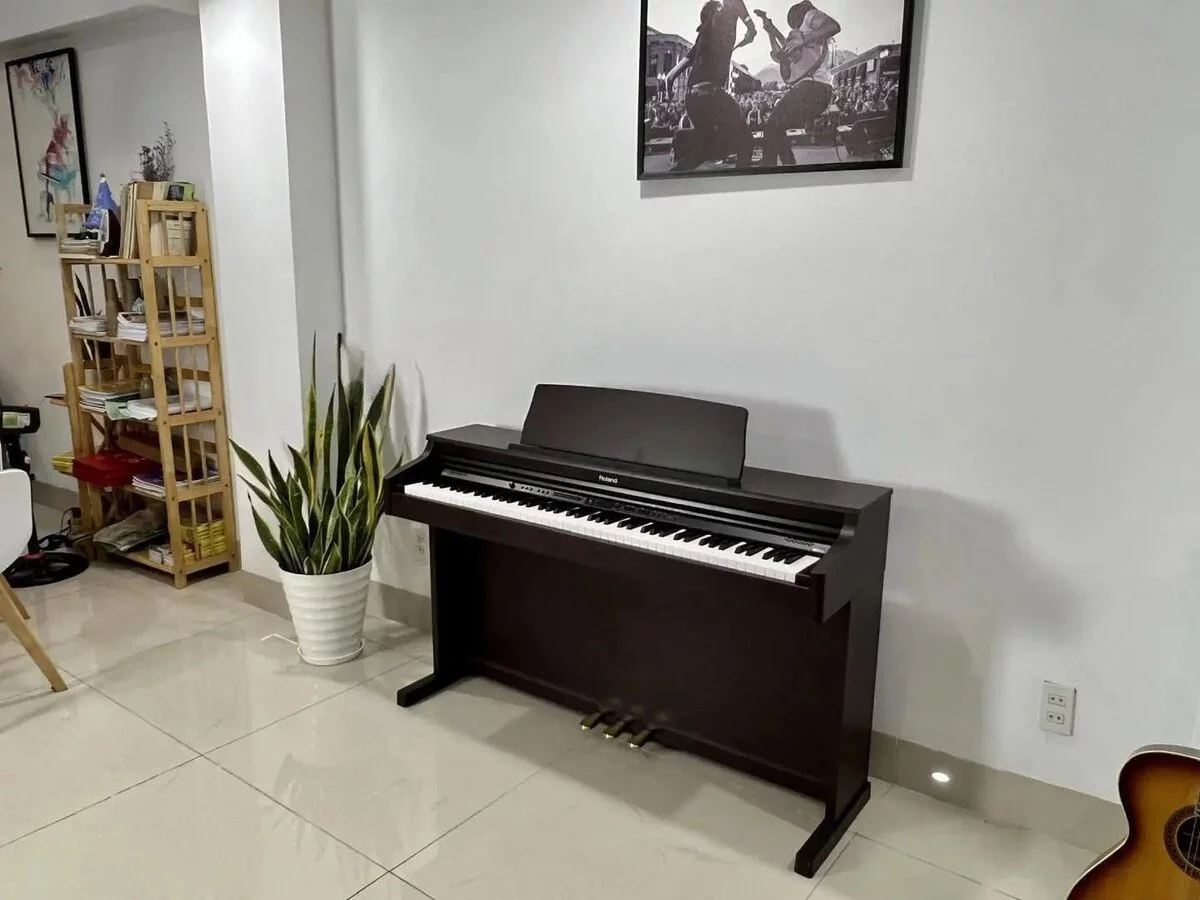 ROLAND HP-203 RW – Toàn cảnh thiết kế tại Nah Music