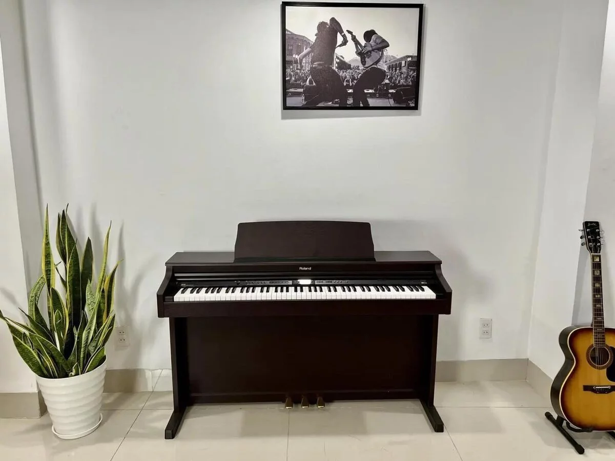 ROLAND HP-203 RW