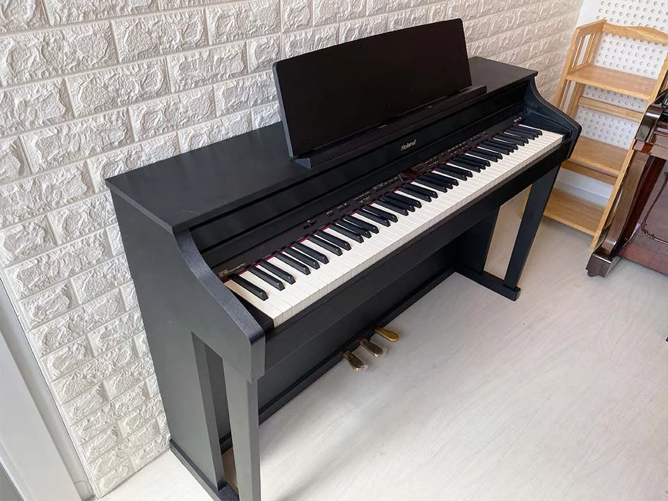 ROLAND HP-505 RW - Nah Music