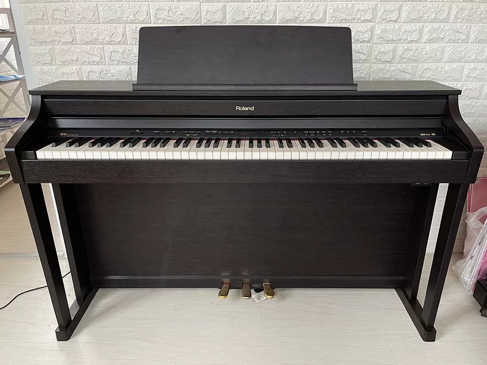 ROLAND HP-505 RW - Nah Music
