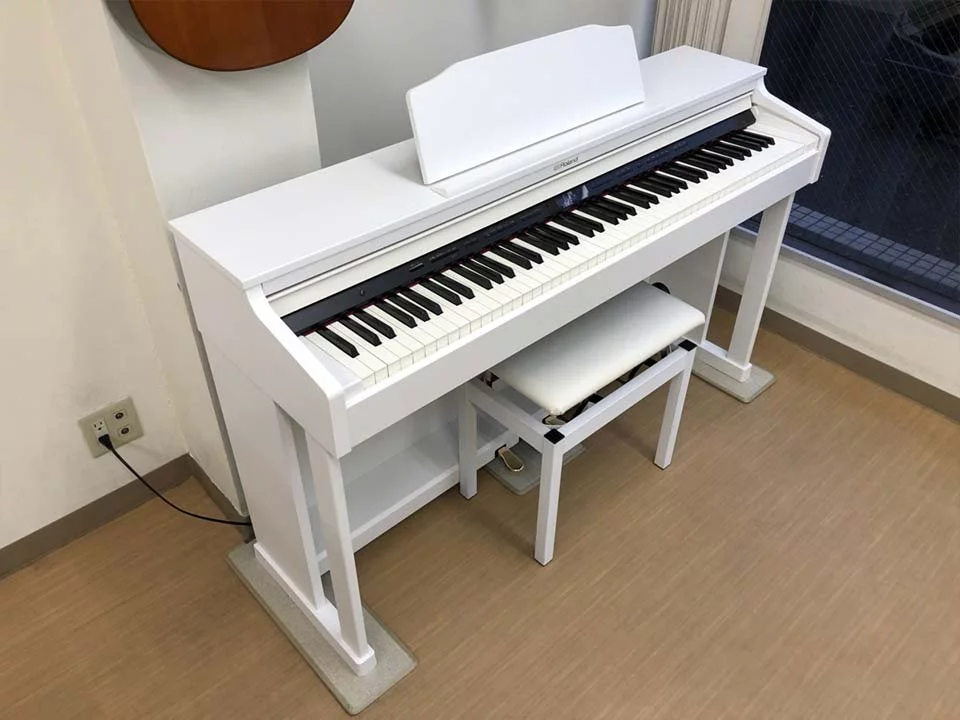 ROLAND HP-601 WH - Nah Music