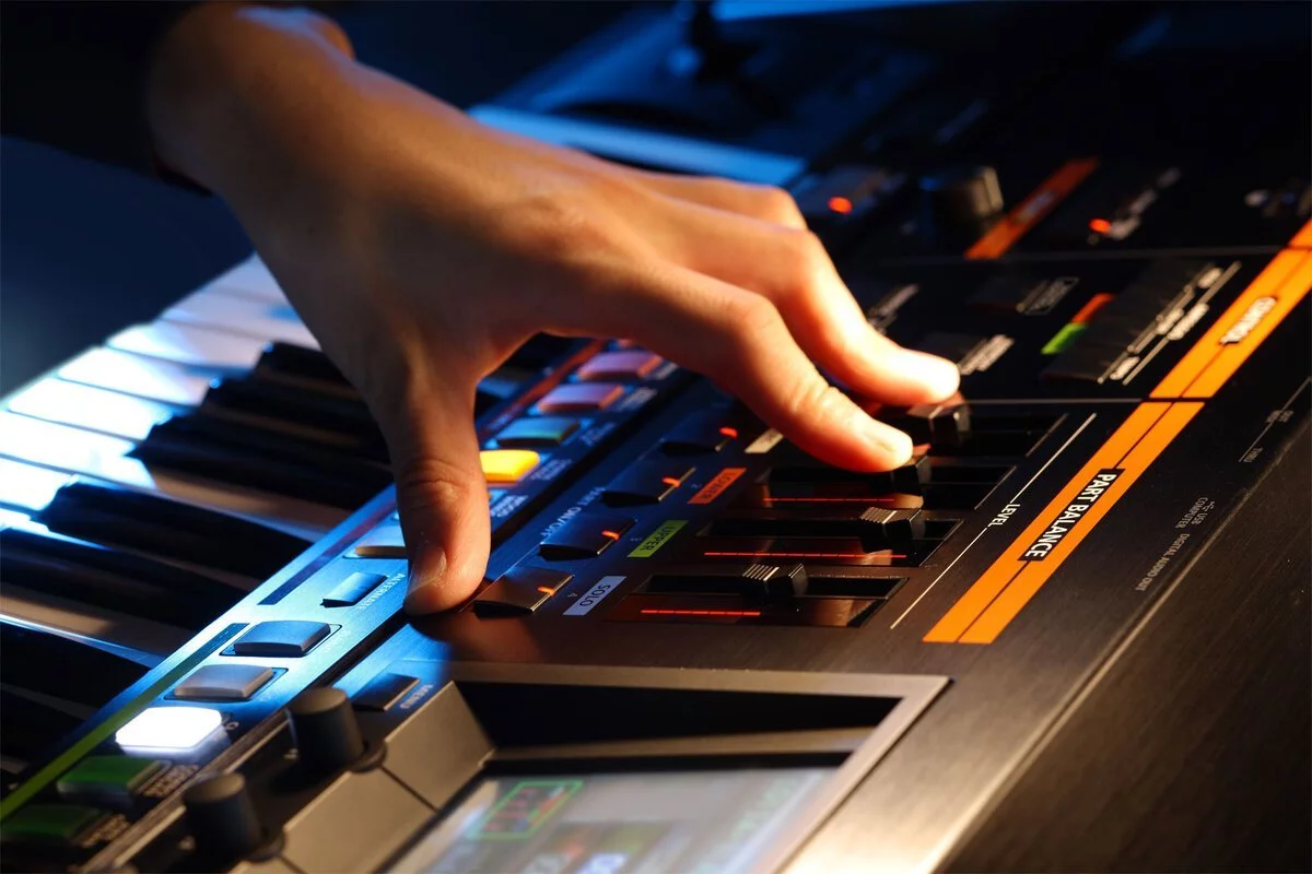Roland JUPITER 80 - Nah Music
