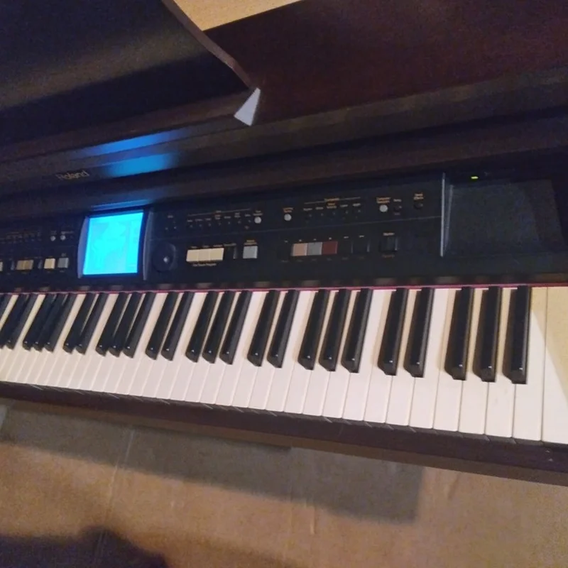 Roland KR-977 - Đàn Piano Roland tại Nah Music