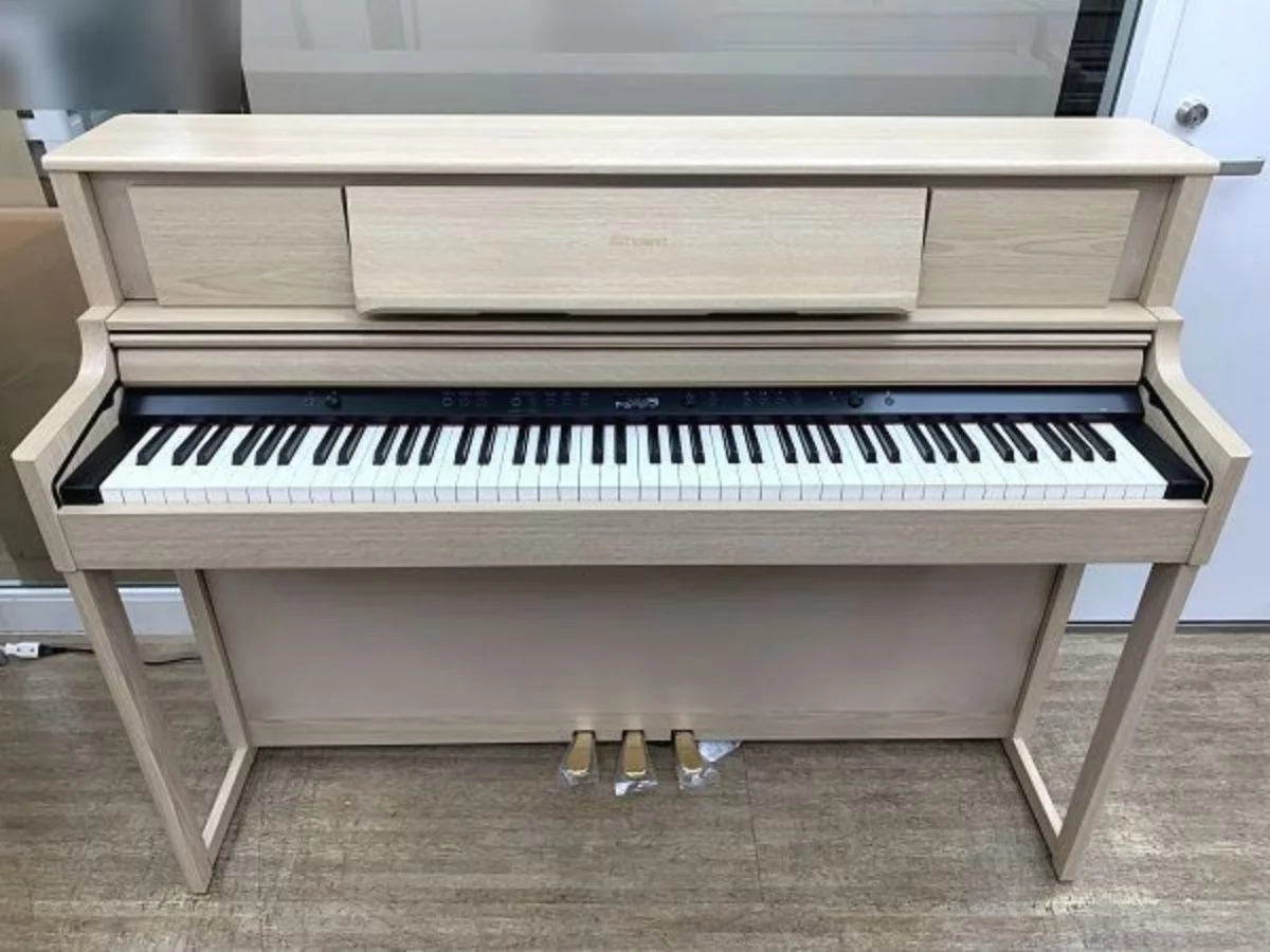 ROLAND LX-705 LA (USED) - Nah Music