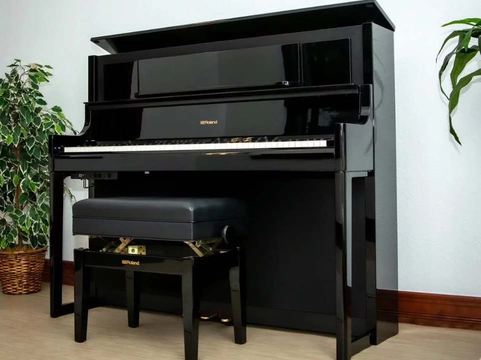 Review ROLAND LX-708 – Hình ảnh thực tế tại showroom Nah Music
