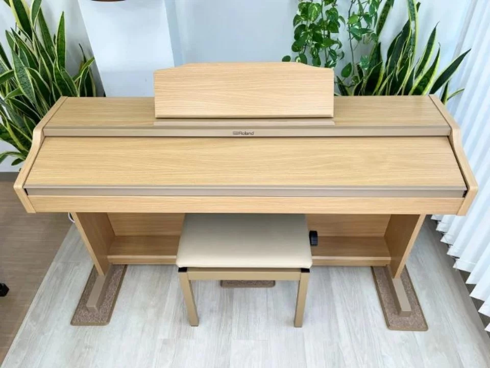 Đàn piano Roland ROLAND RP-501R NBS – Chi tiết bàn phím