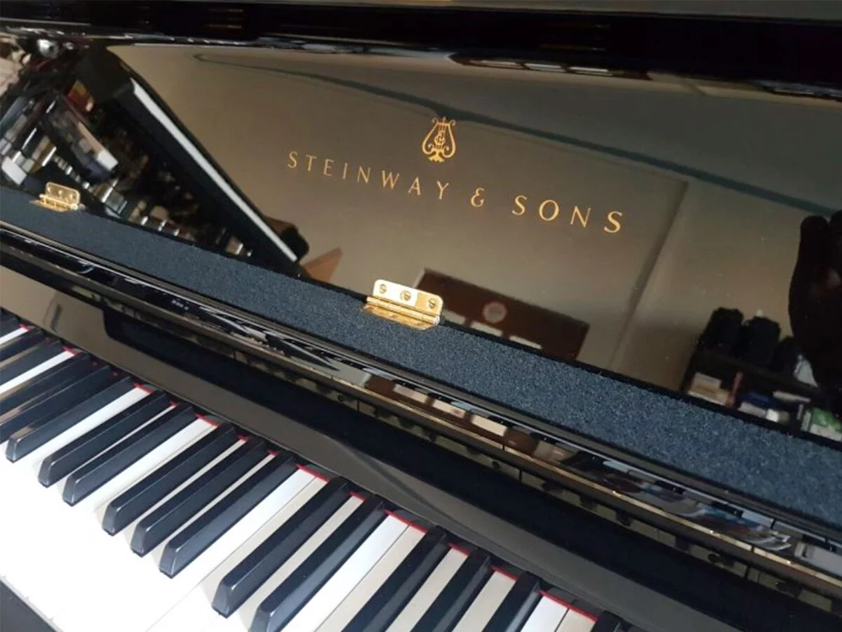 STEINWAY V-125 – Toàn cảnh thiết kế tại Nah Music