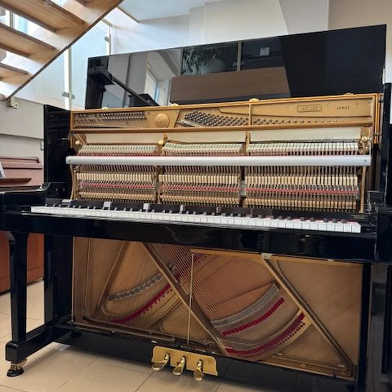Đàn piano Wendl & Lung Wendl & Lung Mod.122 (Cherry Satin) – Chi tiết bàn phím