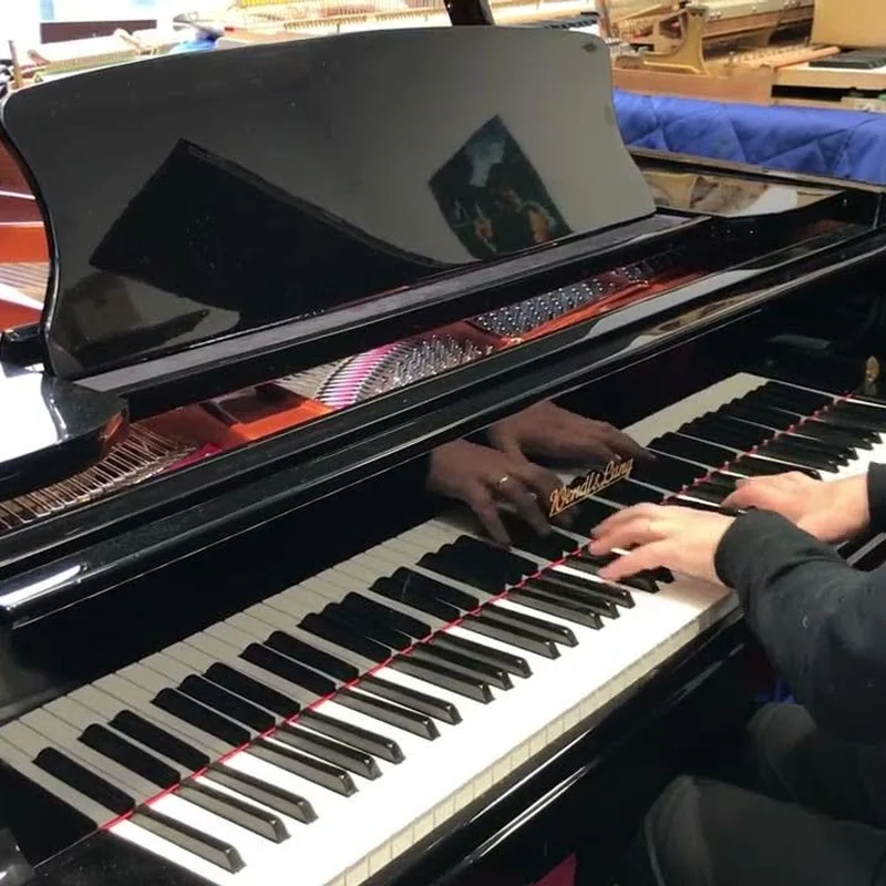 Review Wendl & Lung Mod.218 Concert I – Hình ảnh thực tế tại showroom Nah Music