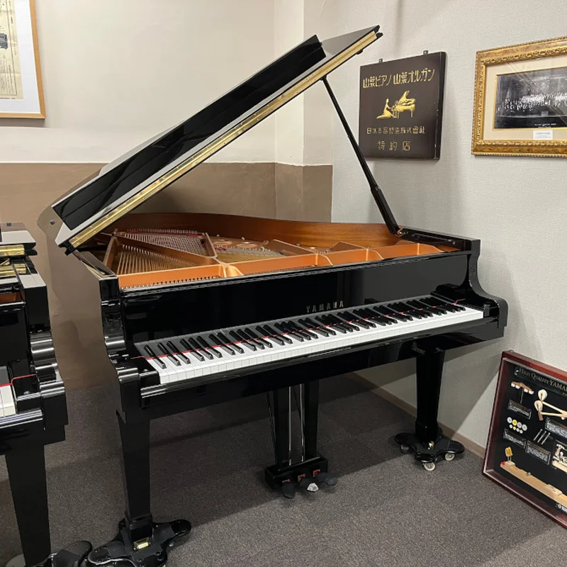 Đàn piano Yamaha YAMAHA C2L – Chi tiết bàn phím