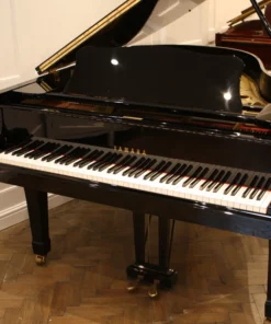YAMAHA C3