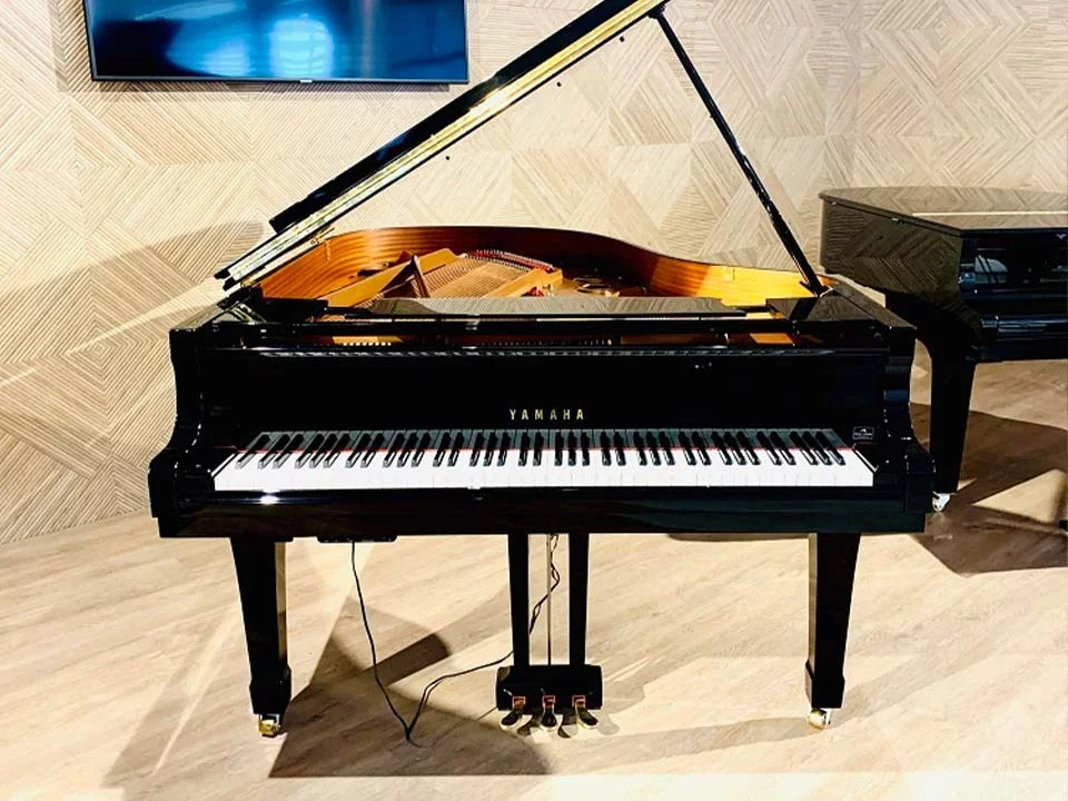 YAMAHA C3B