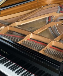 YAMAHA C6 PWH (USED)